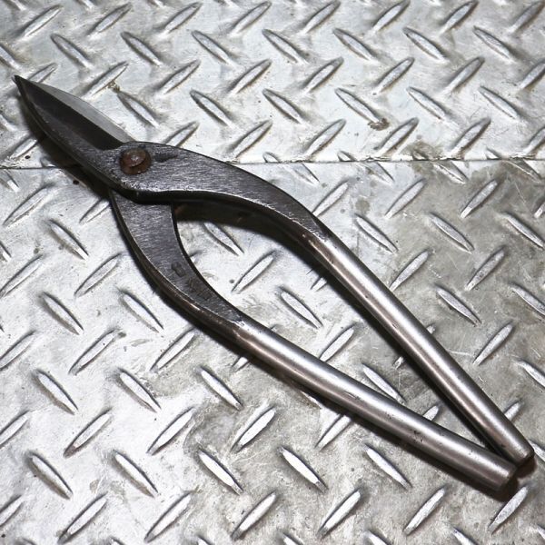 【新潟発】板金鋏 約240mm はさみ 板金 康吉 建築 加工 職人 金切鋏 鉄板 ブリキ 切断 ハンドツール レターパックプラス 工具 中古拍卖