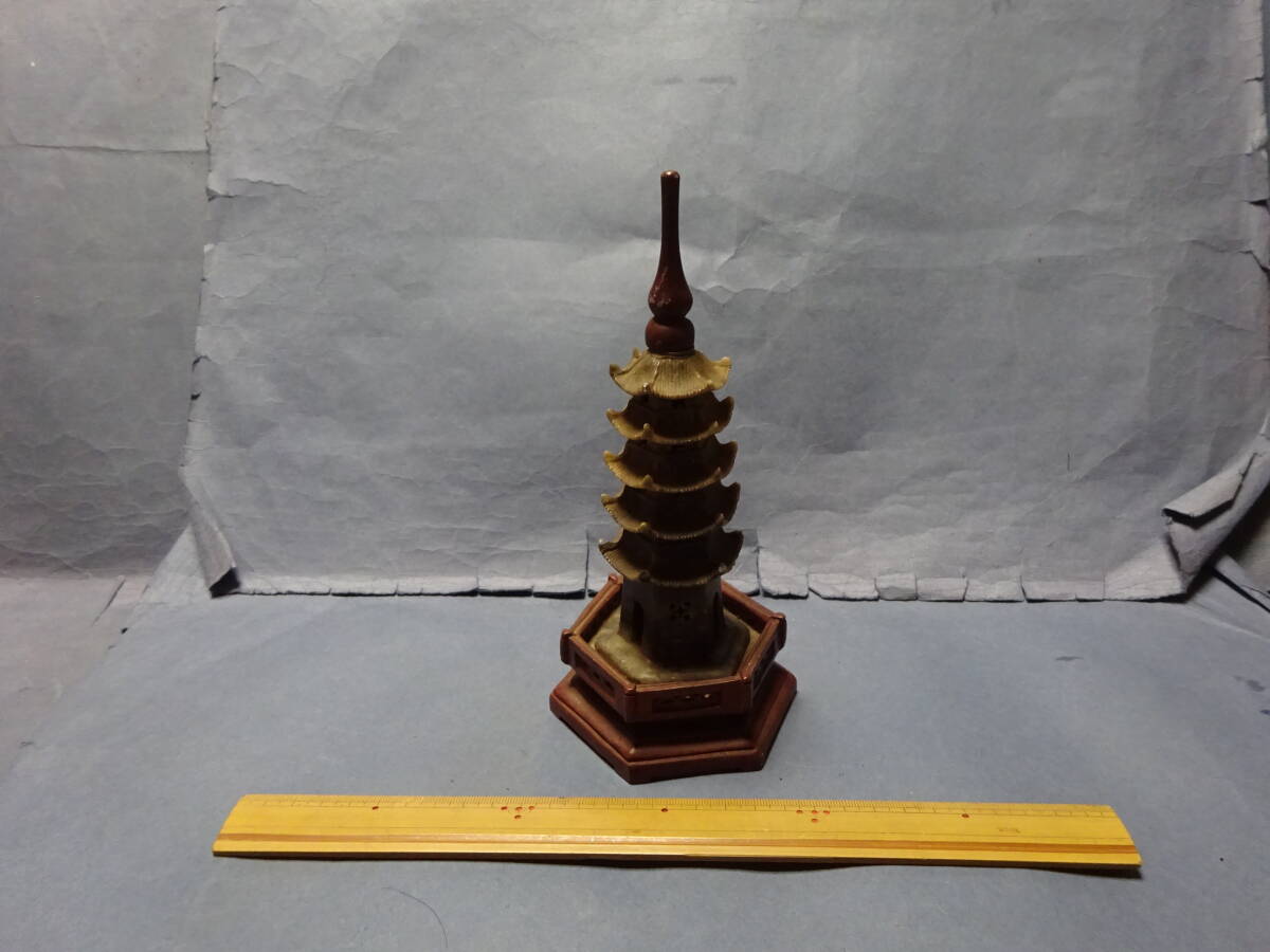 (8−6)石彫刻 六角五重塔? 置物 高さ約20cm 形から日本のものではないと思います。拍卖