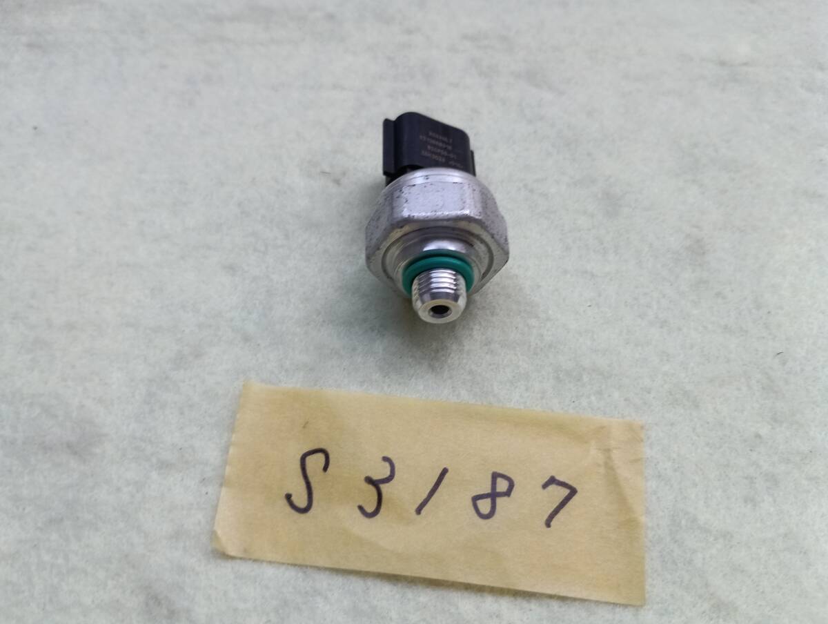 RENAULT ルノー ルーテシア 4RS 純正 エアコン圧力スイッチセンサー センサー 921366801R S3187 拍卖