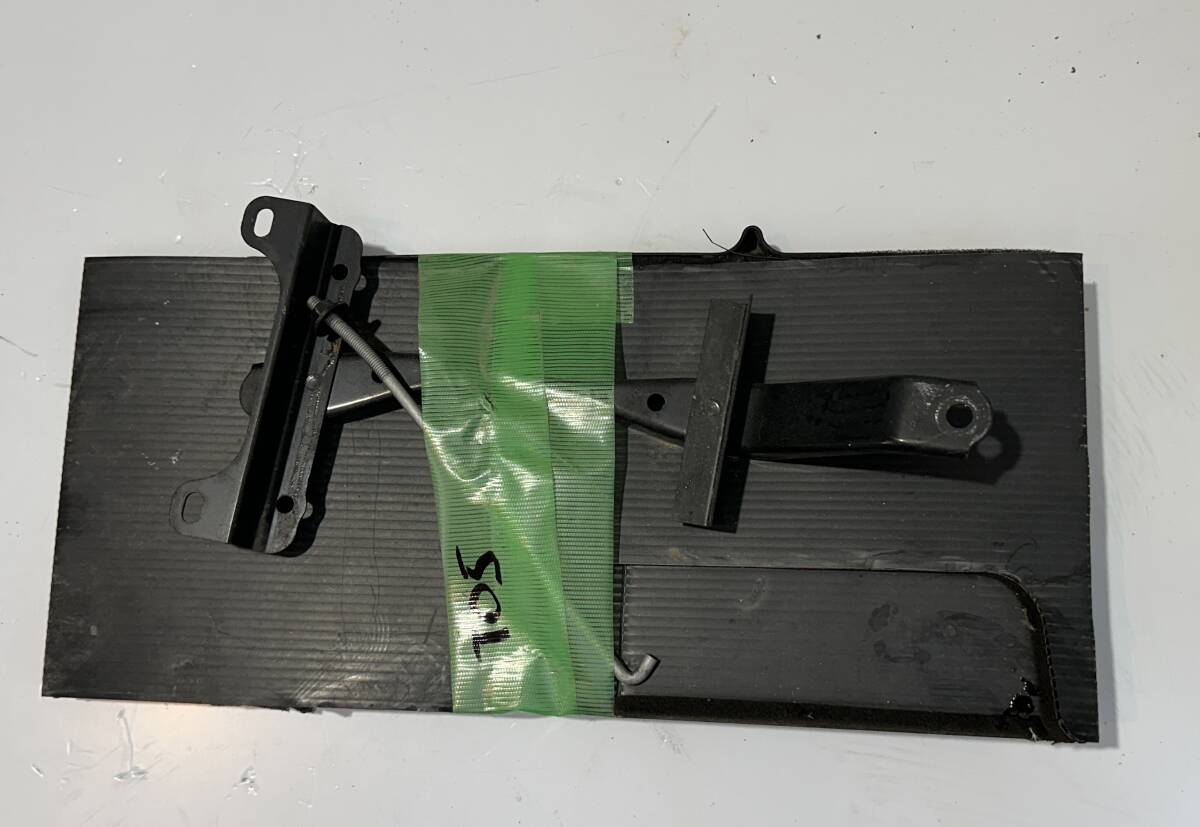 TO5 / ESTIMA / エスティマ / ACR50W / 2AZ-FE / FWD / バッテリー 固定 ステー / Battery fixing stay拍卖