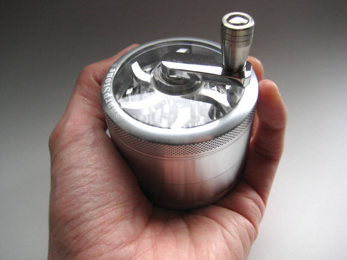 【正規品】SharpStone“高品質”BIGハンドル式グラインダー/クラッシャー【4パーツ3層式】たばこミキサー/ミル喫煙具ボング水パイプ420THC拍卖