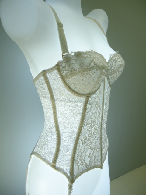 【KCM】body9-F60★新品★recit ビーマインド 高級補正 スリーインワン・ボディーシェイパー サイズ: F60 ペルル拍卖