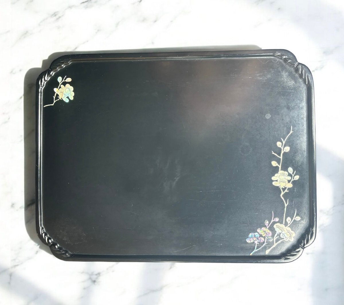 【FU10】お盆 草花 螺鈿細工 角盆 菓子盆 螺鈿 トレー 盆 漆 古道具 古民具 骨董品 レトロ アンティーク拍卖