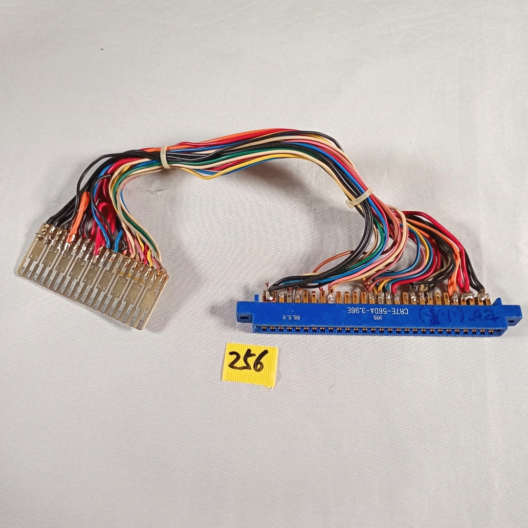 256)SEGAシステム16・24用← →Gコネクタ変換ハーネス拍卖
