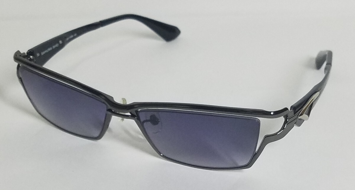 美品 SAMURAI SHO サムライショー サングラス ブラック 大人気ブランド ブラックフレーム 色アリレンズ 高級感 スタイリッシュ拍卖