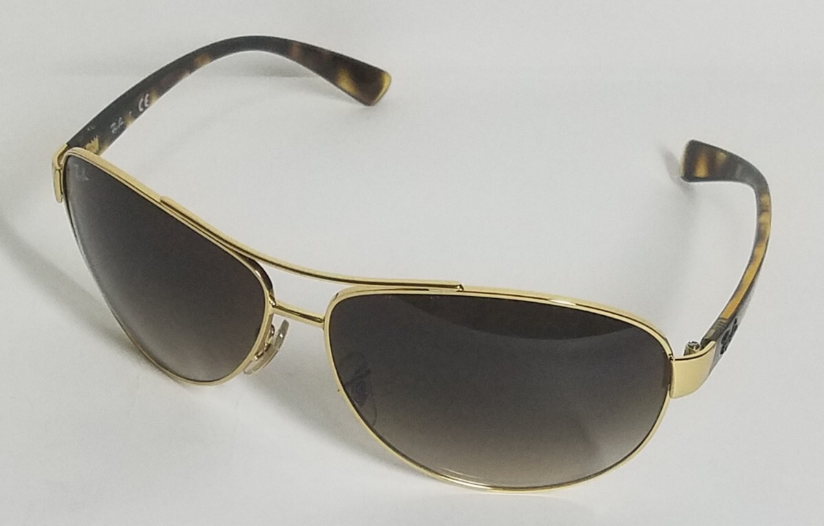 美品 Ray-Ban レイバン サングラス ゴールド系 レイファーファー 大人気モデル ゴールドフレーム モダン LEON 大人のおしゃれの一品 拍卖