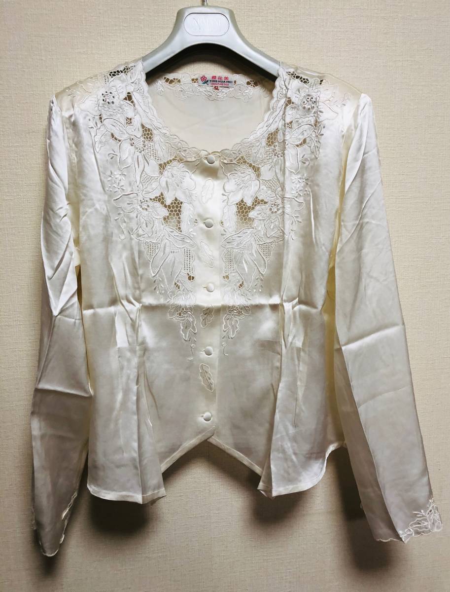 刺繍入りレディース高級ブラウス40サイズ新品格安即決拍卖