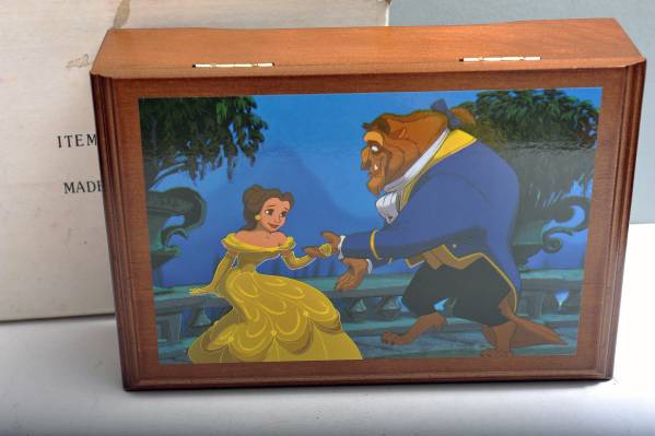 即決 未使用 美女と野獣 ● 限定 ● クォーツ 腕時計 ● 7500個 ● ベル ● ディズニー拍卖