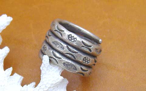 ◆カレン族シルバーリング 渦08◆スパイラル4連・刻印・指輪拍卖