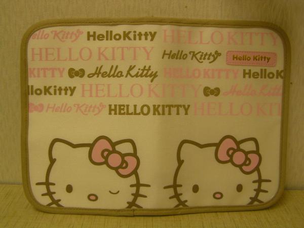 Hello Kitty(ハローキテイ)のマルチポーチ拍卖