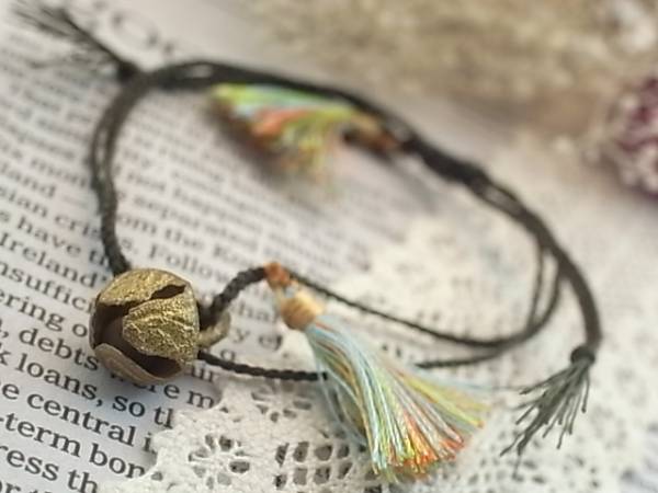 ◆sale◆コットン紐フリンジブレスレット◆カーキ拍卖