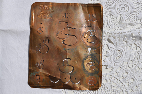 ドイツ・アンティーク イニシャルステンシルプレート/12 JS 3987拍卖