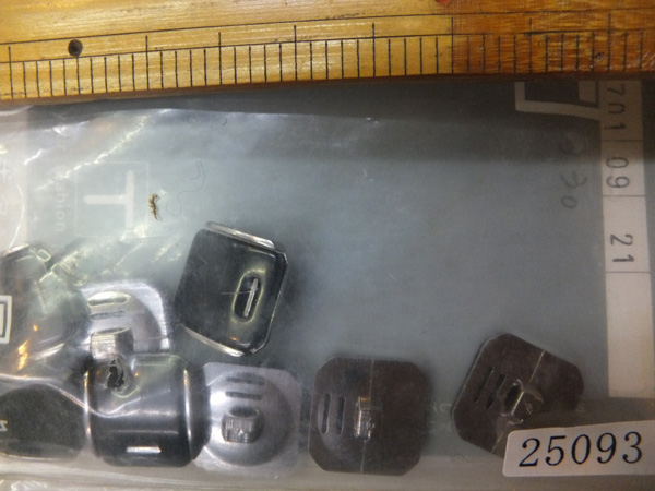 特選逸品ボタン処分市 ワンコイン五百円で 早い方勝ち。44拍卖