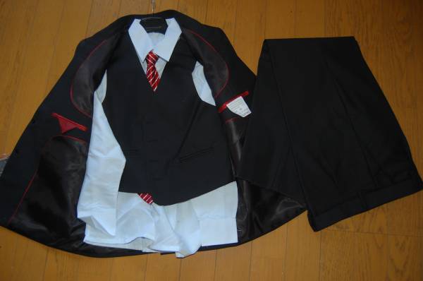 100新品結婚式七五三男の子フォーマルスーツ5点長ズボン黒拍卖