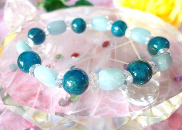 ☆愛の絆☆幸せな結婚☆リフレッシュ☆ヒーリングストーン☆ブルーアパタイト☆ ☆愛と喜び☆アクアマリン☆ ☆15.5~16cm☆拍卖