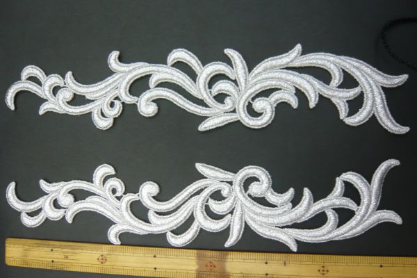 ☆(MM002)定番柄!シルバー(S1)のケミカルレースのモチーフ(1ペア)拍卖