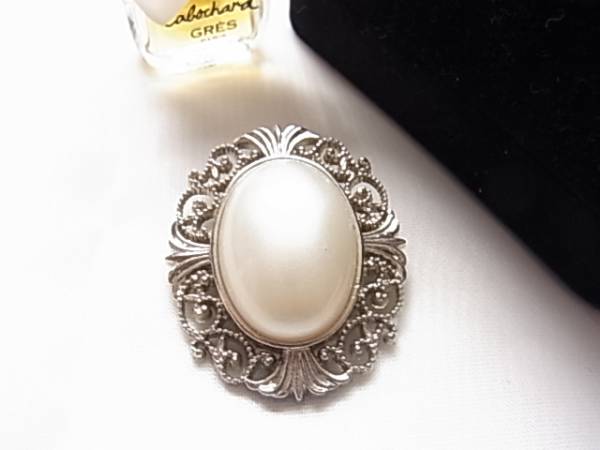 シックなクラシカルなデザイン◎お洒落のポイントに ブローチ★拍卖