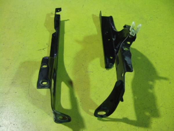 14年 ジムニー JB23W ラジエーター取付け サイドステー左右拍卖