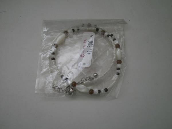 ◆◆新品 Ou.ra.ra ビーズのネックレス ◆◆拍卖