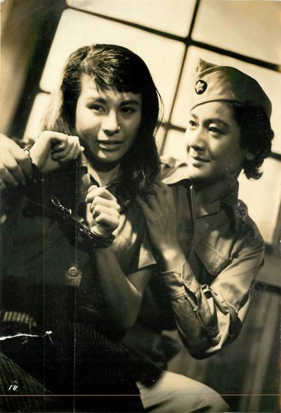 p21284原節子久我美子岡田茉莉子『女囚と共に』スチル拍卖