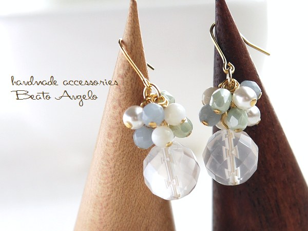 ◆+angelo+天然石ミルキークォーツとエンジェライトのピアス(p-013)G チェコビーズ r001拍卖