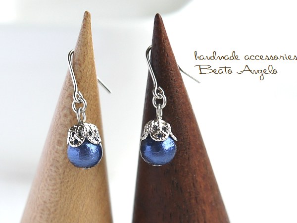 ◆◆+angelo+コットンパールのプチピアス(p-236)ダークブルー S 6mm 一粒 チタン 樹脂 イヤリング拍卖