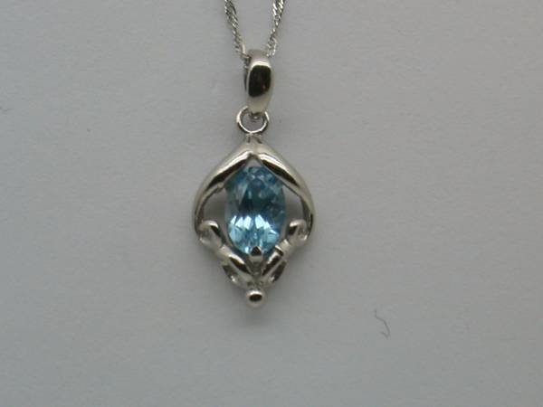 Pt900アクアマリンペンダント、PT850ネックレス【新品の本物】拍卖