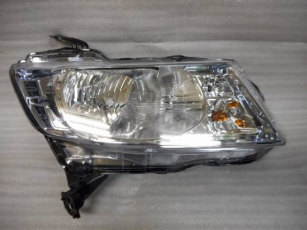 フリードスパイクHV GP3系 右HIDヘッドライト拍卖
