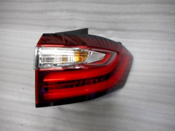オデッセイ RC系 前期 右LEDテールランプ拍卖
