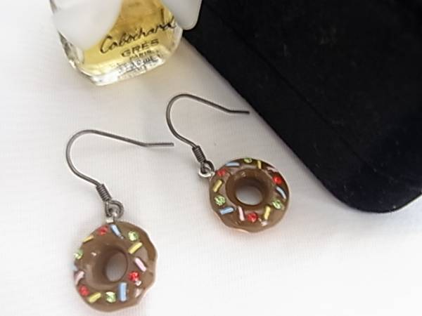 ラブリー◎美味しそうなドーナツのモチーフデザインのピアス☆拍卖