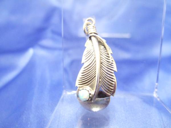 横浜最新 シルバー925SILVER♪魅惑の銀ペンダントフェザー羽 3.2g メンズレディース 送料220円ξgtξ ξネックレス72拍卖