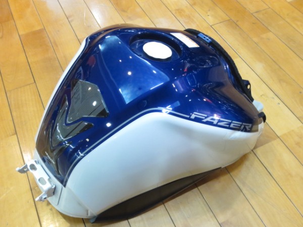 FZ-1 FAZER フェザー GT 青白 純正タンク キズ有り K 拍卖