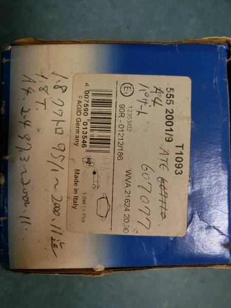 アウディA4《フロントブレーキパット》在庫整理品拍卖