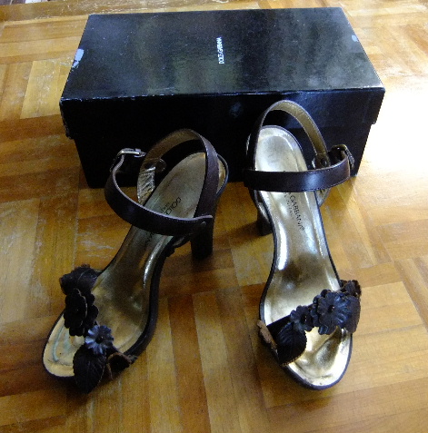 DOLCE&GABBANA☆フラワーサンダル 35拍卖