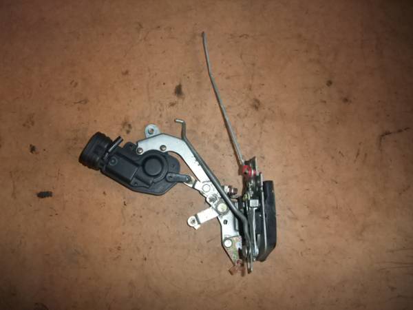 MD21S/AZワゴン/右フロントドアロックアクチュエーター/右フロントドアロック/右/フロントドア/ロック/ドアロック/アクチュエーター/前拍卖