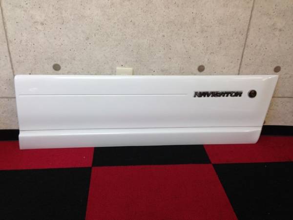 ★☆ 00y リンカーン ナビゲーター 右前 ドア パネル ロッカーパネル 中古部品 ※傷あり変形ありジャンク ☆拍卖