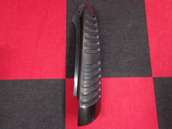 ★☆ 01y ユーコン テールパネル テールガーニッシュ フィラー 右 ☆拍卖