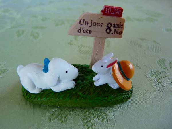 ★ガーデンオーナメント★ うさぎとにらめっこのワンちゃん(^^♪拍卖