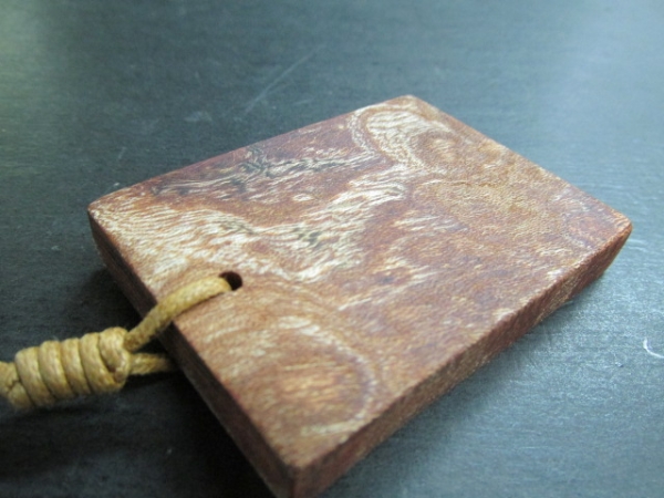 樹齢千年の欅の玉杢オイルフィニッシュペンダント:s拍卖