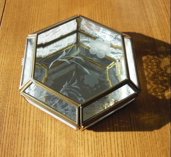 六角形小物入れ(アクリル製)拍卖