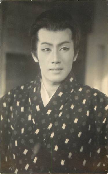 p28045市川雷蔵『潮来出島 美男剣法』ブロマイド拍卖