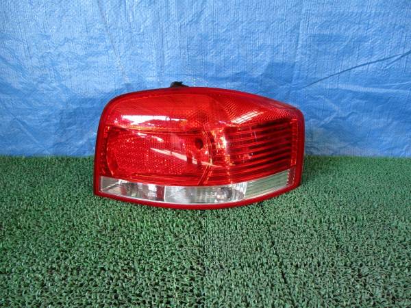 ★☆アウディ A3 テールライト 右☆★拍卖
