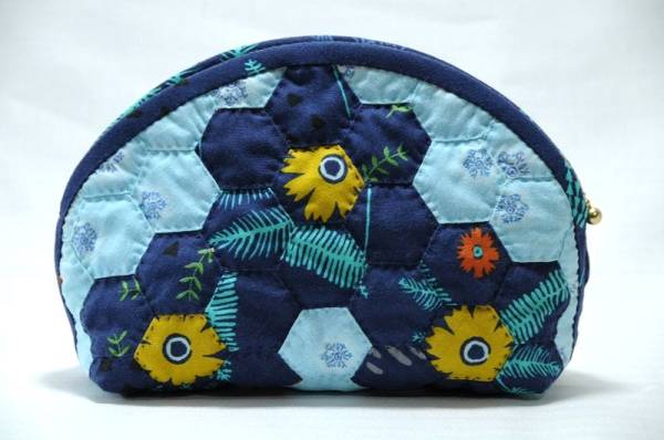 ハンドメイド♪KAZU♪パッチワーク ヘキサゴン×花 ポーチ 濃紺 オリジナル handmade拍卖