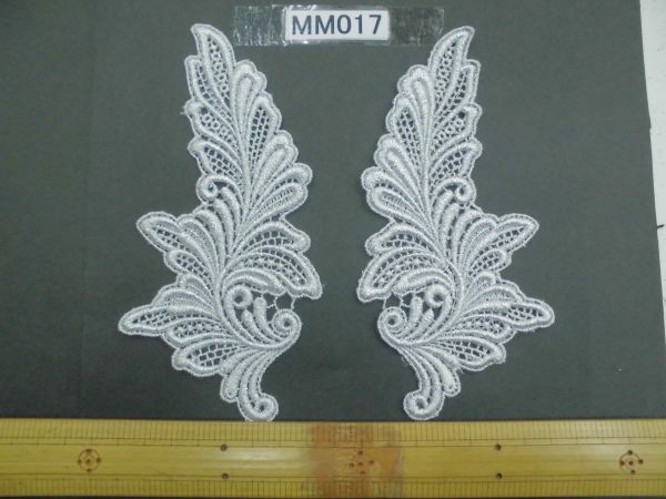 ●(MM017)シルバー(S1)のケミカルレースのモチーフ(1ペア)拍卖