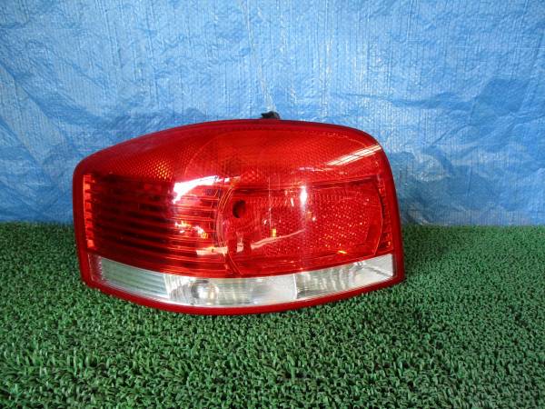 ★☆アウディ A3 テールライト 左☆★拍卖