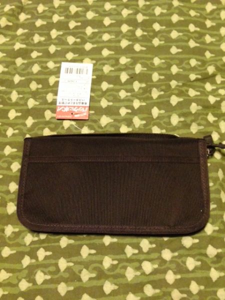 バックインバック 新品タグ付き 定価1290円 パスポートケース拍卖