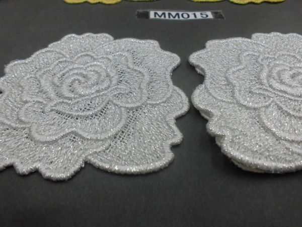 ☆(MM015)シルバー(S1)のケミカルレースのモチーフ(1ペア)拍卖