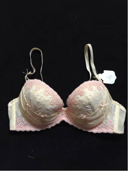 sale 新品トリンプ★リアンセンチュール ブラジャー パステル黄 B70拍卖