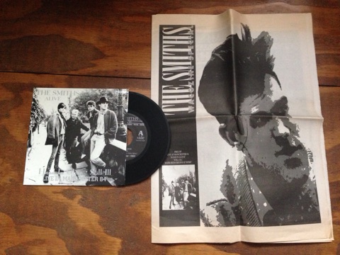 希少な新聞付き 7インチ THE SMITHS ALIVE LIVE 84 WACOZINE / newspaper拍卖