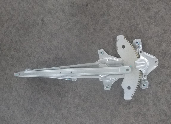 エッセL235Sフロントドア右L245Sウィンドウ運転席レギュレーター拍卖